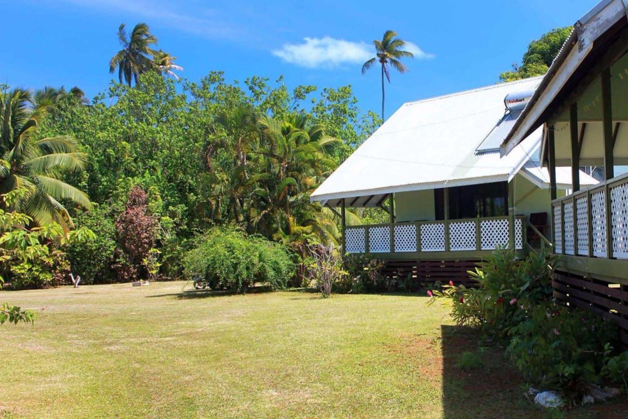 Gina'S Garden Lodges Arutanga Exterior photo